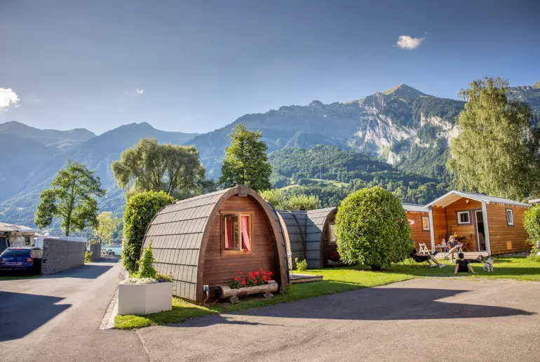 Rent a bungalow, pod or wooden igloo on one of the campsites around Interlaken, Lake Brienz and Lake Thun, Switzerland