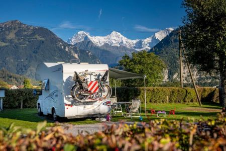 Pitches for caravans, motorhomes and tents at Camping Lazy Rancho Unterseen Interlaken Switzerland