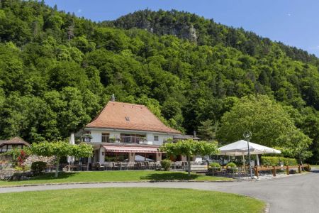 Restaurant Landaus on Camping Manor Farm in Unterseen Interlaken on Lake Thun Switzerland